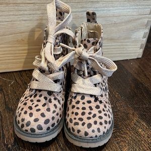 Toddler cheetah boots